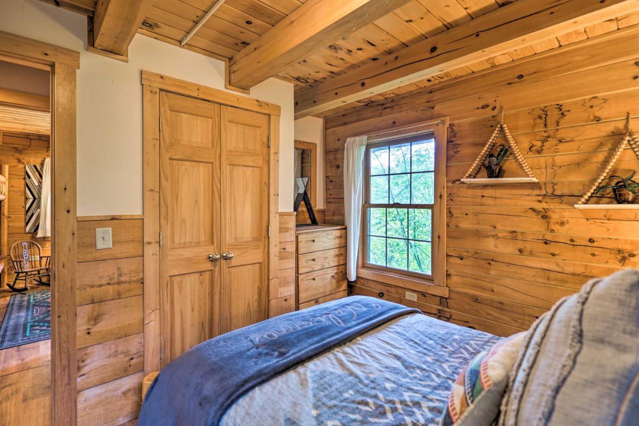 Cozy Retreat With Porch And Double Jj Resort Access! Rothbury Exterior photo