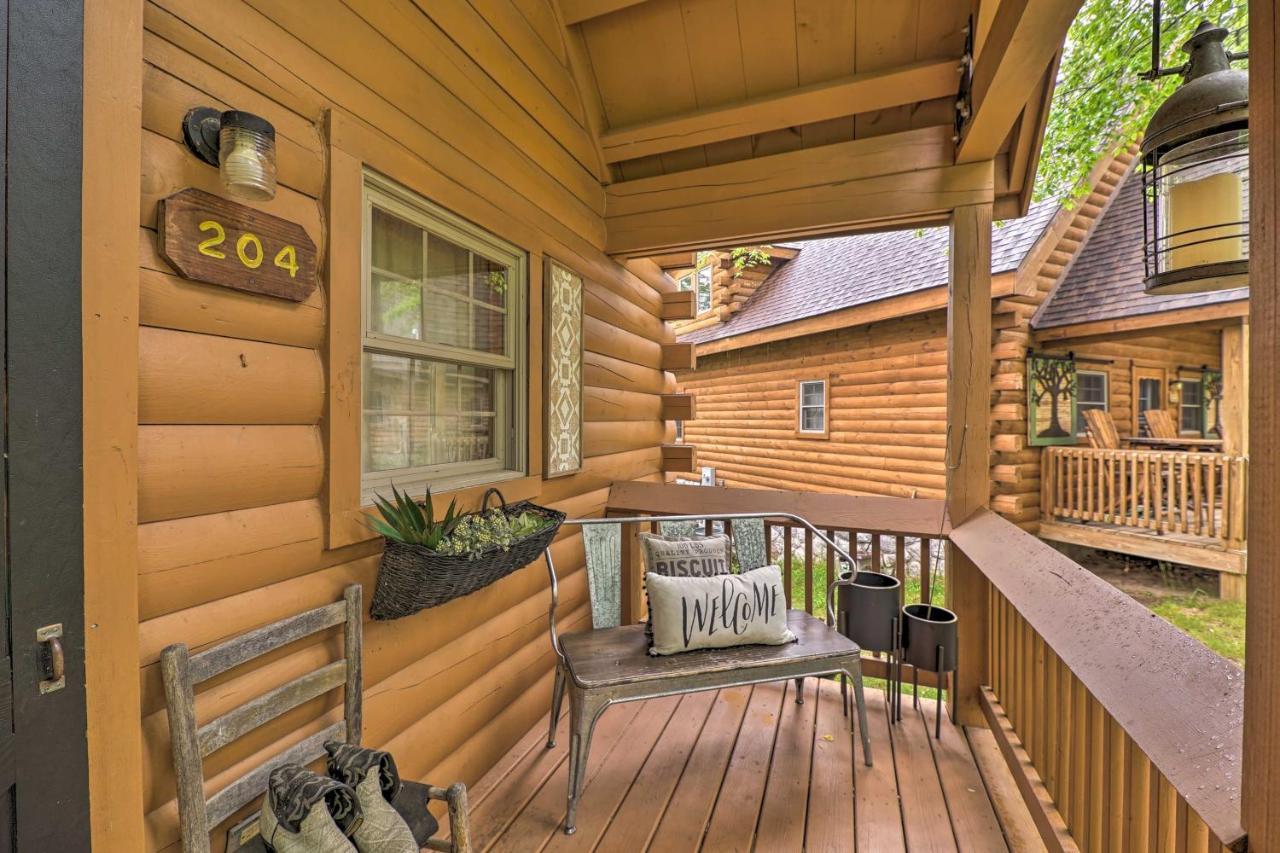 Cozy Retreat With Porch And Double Jj Resort Access! Rothbury Exterior photo