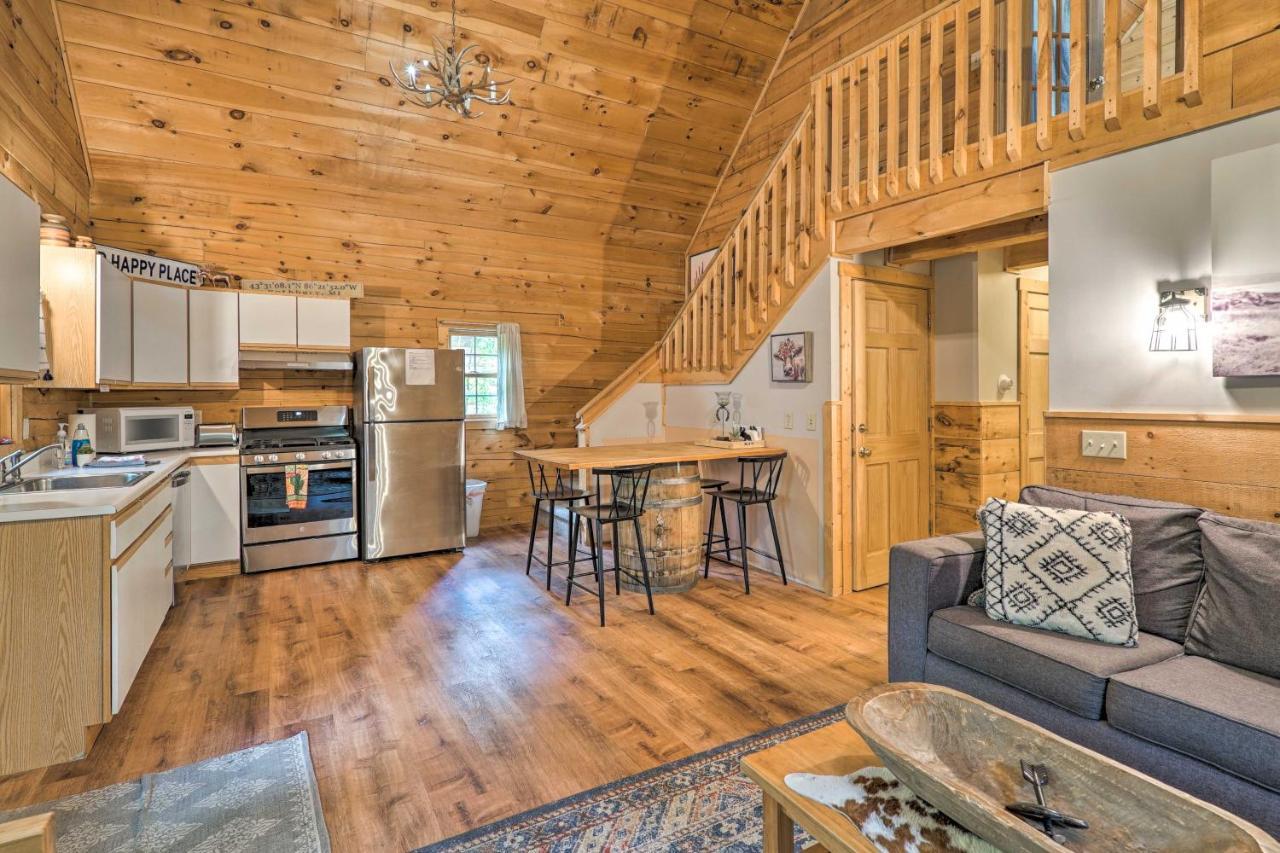 Cozy Retreat With Porch And Double Jj Resort Access! Rothbury Exterior photo