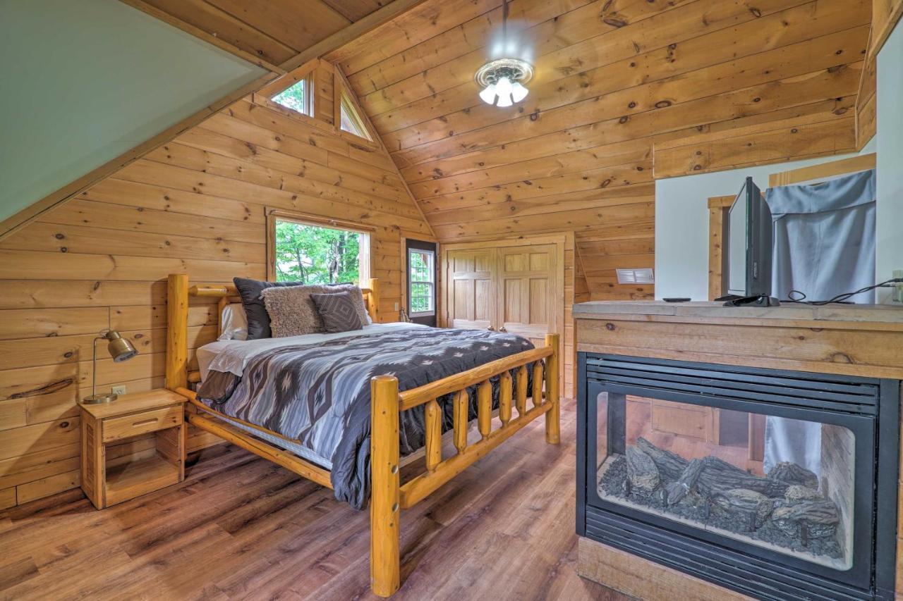 Cozy Retreat With Porch And Double Jj Resort Access! Rothbury Exterior photo